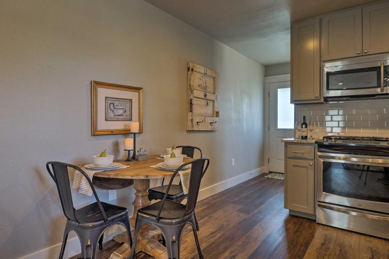Cozy Home Blocks To Georgetown Square And Su! Exterior photo