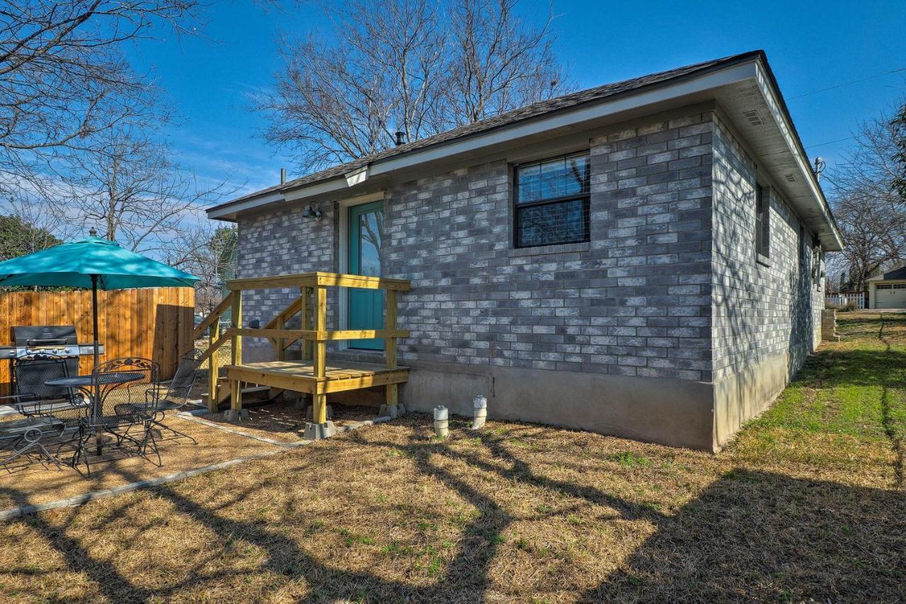 Cozy Home Blocks To Georgetown Square And Su! Exterior photo